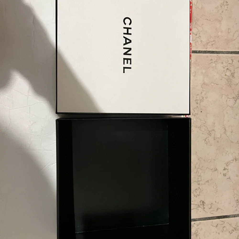 Chanel empty box - Picture 2 of 5